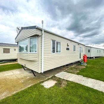 Superb 6 Berth Caravan At Martello Beach, Near Clacton-on-sea Ref 29008mc