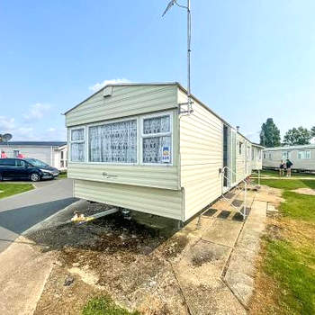 Great 8 Berth Caravan At Seawick Holiday Park, Clacton-on-sea Ref 27053r