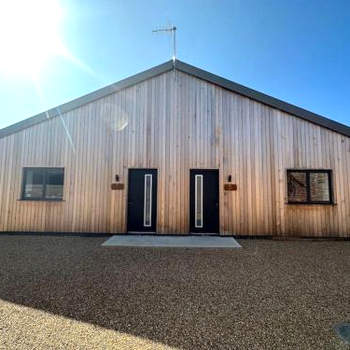 *BRAND NEW* Lop Barn - Barn conversion