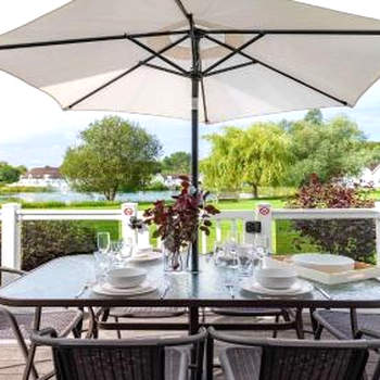 Isis Lakes 55, Lakeside Lodge - P