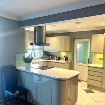 Adorable 2 Bedroom Couple and Family-Friendly Home in Clacton-on -Sea - Coastal Comforts Retreat