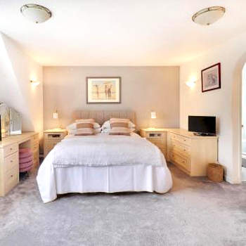 Pass the Keys Large family home in picturesque village