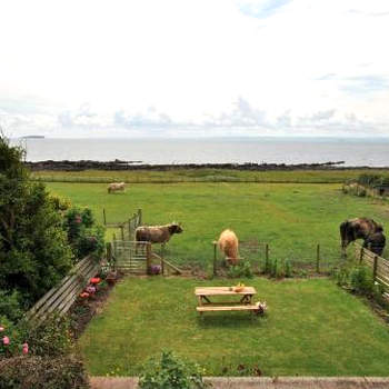 Clover Cottage countryside retreat with sea views