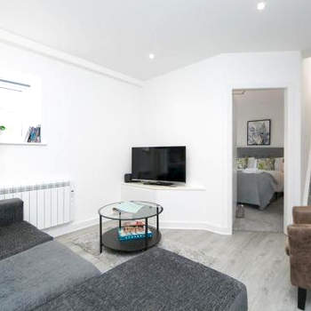 Pass the Keys Modern 2 bed Apartment in Rhosneigr