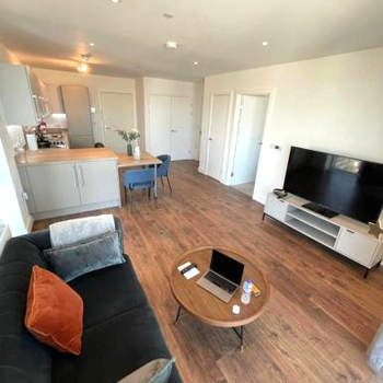 Modern New Airy 1 Bed Apartment LONDON cosy stays