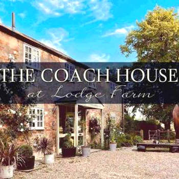 The Coach House at Lodge Farm with Hot Tub