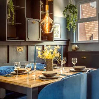 Stylish Romantic Country Escape near Chester