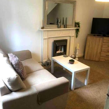 Bluebell House 2 bedroom with parking and garden