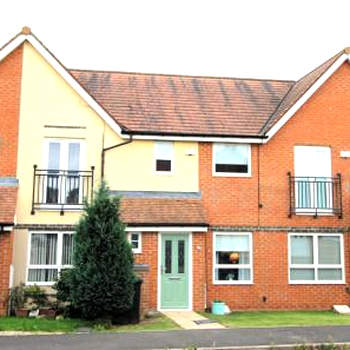 Ashington - 2 Bedroom House - Beautifully Decorated & Furnished - Large Garden
