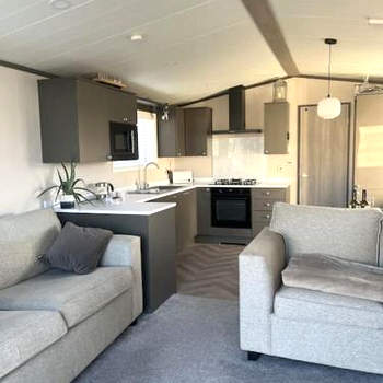 2 Bedroom Villa - Lakeside Holiday Park