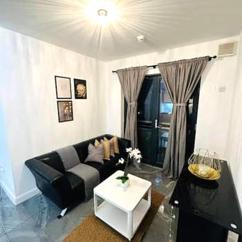 Lovely CroydonCentral apartment