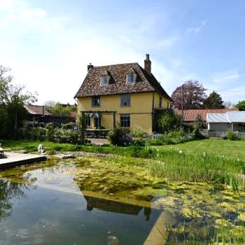 The Burrow… a beautiful period home for your holiday in Suffolk