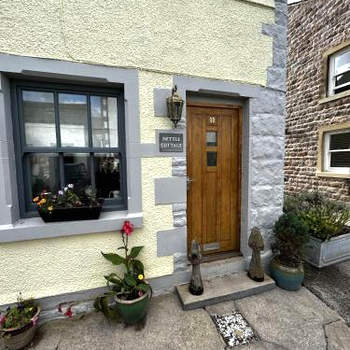 Cosy 2-Bed Cottage in Heysham Village Morecambe
