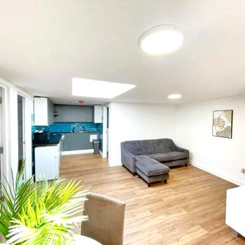 Prime Woolwich 2 Bed Gem
