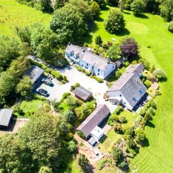 Wellstone Cottages - Perfect for Parties - Birthdays - Stag and Hen Weekends - Yoga and Wellbeing Retreats - Sleeps up to 24