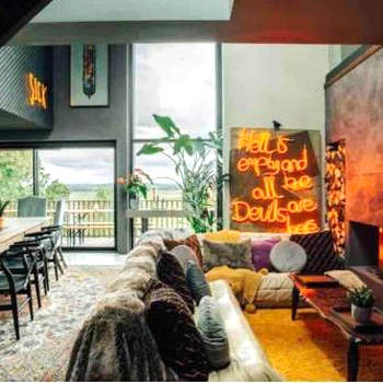 @Therookretreat - Rural house with large hot tub