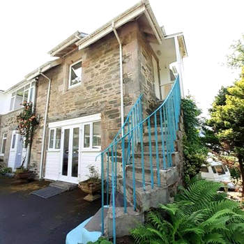 Peaceful and Stunning Waterside Location