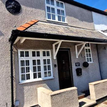 Two bedroom character cottage