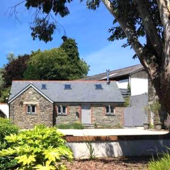 Gilliflower 1 bedroom cottage at Trethwale Barns Holiday Home