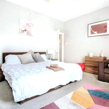 Halifax Town House - Cosy - Sleeps 5