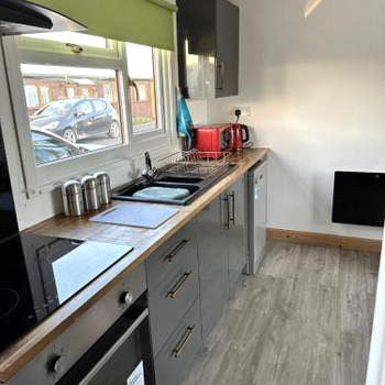 Lovely 1-Bed Chalet in Mablethorpe F17