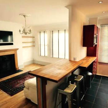 2 Bedroom Brighton Apartment with Sea View