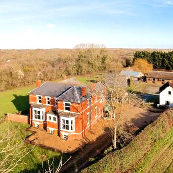 Equestrian Idyllic Victorian Retreat