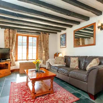 Hope Cottage - chocolate box thatch in Chittlehampton, North Devon