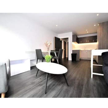 Rent Luxuri - Luxury 2 bed Apartment