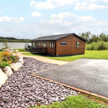 40 Delamere Point