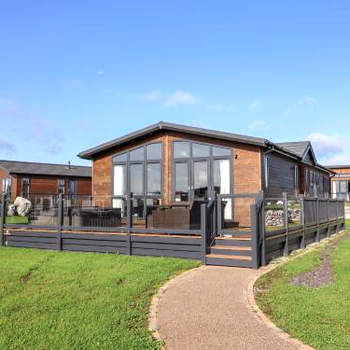 28 Delamere Point