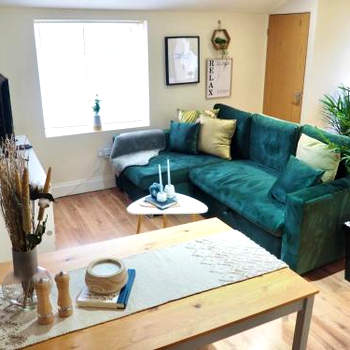 Spacious & Bright Flat, Cowley Rd