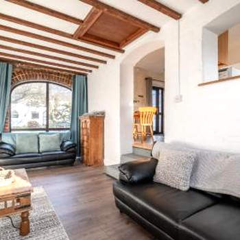 Spacious 2 Bedroom Holiday Cottage nr Bude