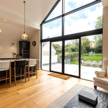 Golwg y Lan - A stunning home for 10 with sea views