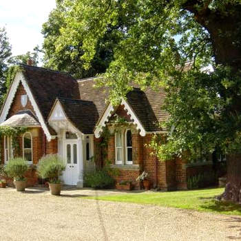 Gorgeous Country Cottage overlooking Windsor Castle