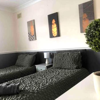 29 Comfort house 2 bedroom townhouse with parking