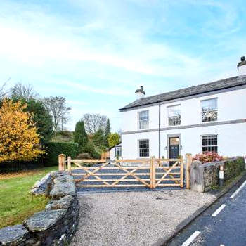 Host & Stay - South View
