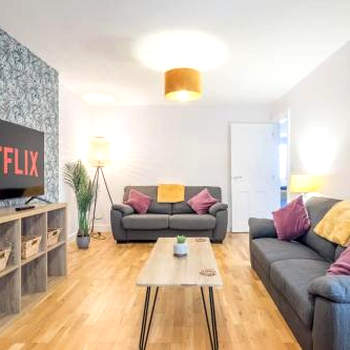 Chic spacious Cambridge apt