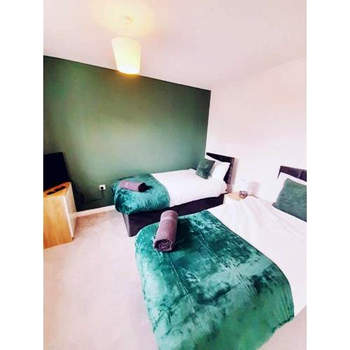 Enquire Now - 4 Bed - Sleeps 8 - Monthly Discounts