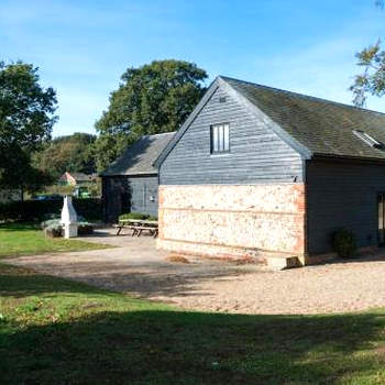 Marshlands House, Sleeps 16 - Country barn with hot tub
