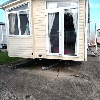 Lovely 8 Berth Caravan With Free Wifi At Sand Le Mere, Yorkshire Ref 71011c