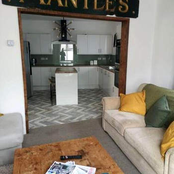6 En-Suite Bedrooms; Garden; Driveway;Pet Friendly
