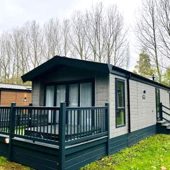 Wag Tail Lodge with Hot Tub