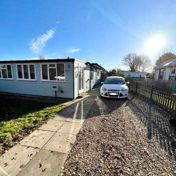 Blakes Beach House Humberston Fitties