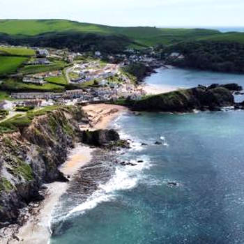 Apartment 3, Ayrmer Cove