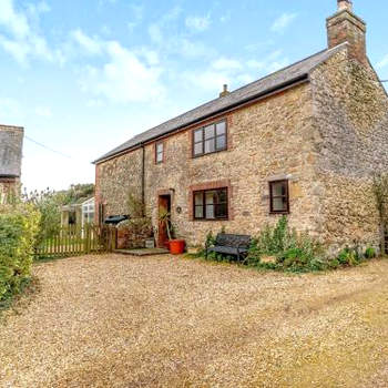 3 bed in Carisbrooke IC037