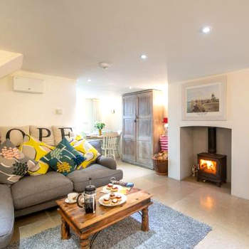 3 Bed in Charmouth DC080