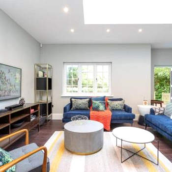 Tranquil Townhouse with Garden, Office and Parking