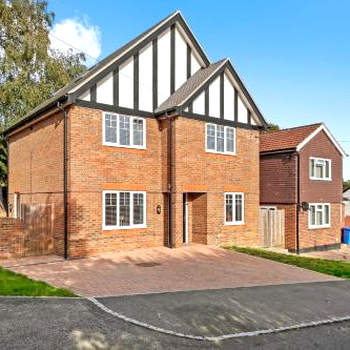 Luxury Detached New 5 Bedroom House Ascot - Parking Private Garden