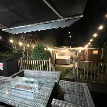 Freeman Hot Tub House, Free Parking, Transport Links